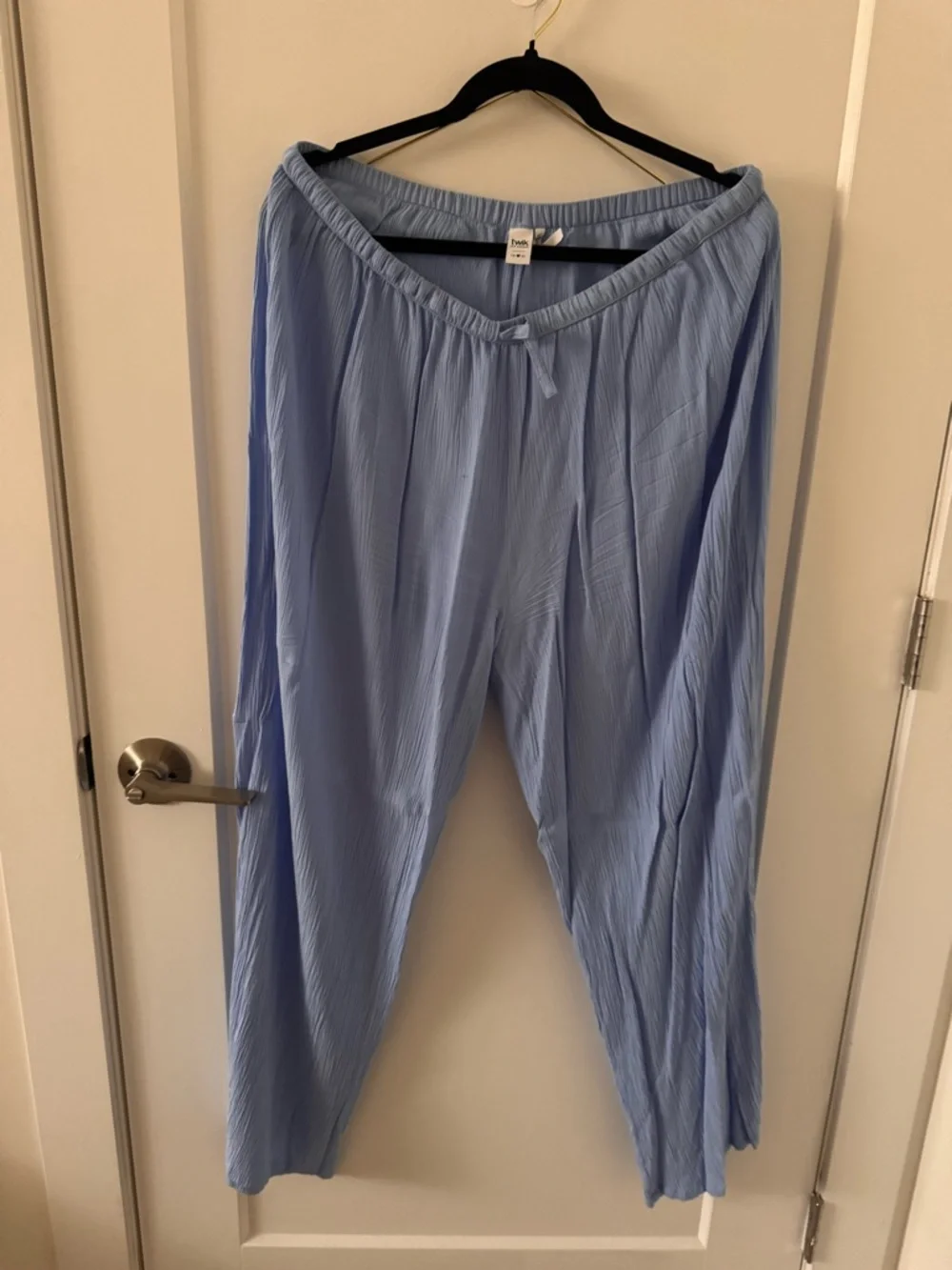 Simons Twik brand crinkled wide-leg pants in light blue size extra large - Picture 2 of 4